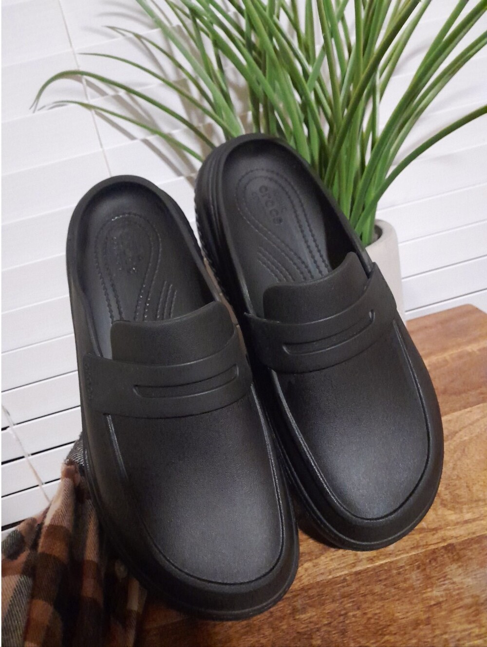 Crocs Chunky Platform Lugged Stomp Loafers Mules Black Sz W10 M8 - Picture 10 of 12